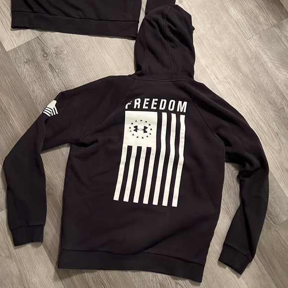 (2) Under Armour Freedom Sweatshirts - Picture 6 of 8